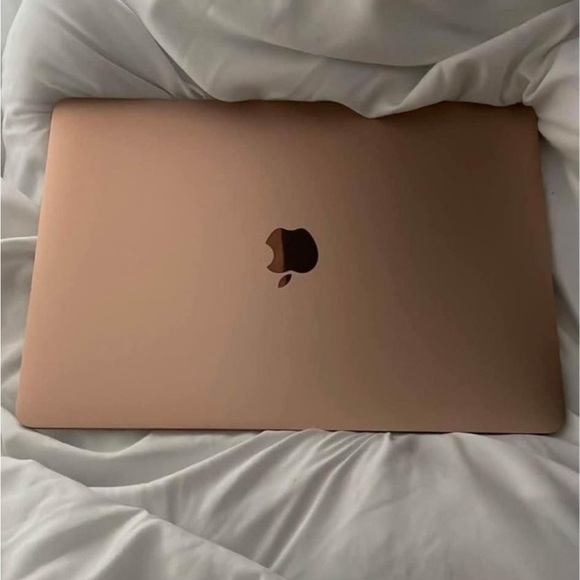 MacBook Air with M1 chip - Gold